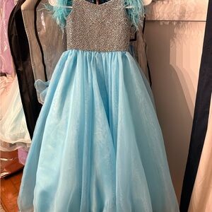 Girls yunyunhe Pageant 
Sparkling Blue Gown with Feather Details
